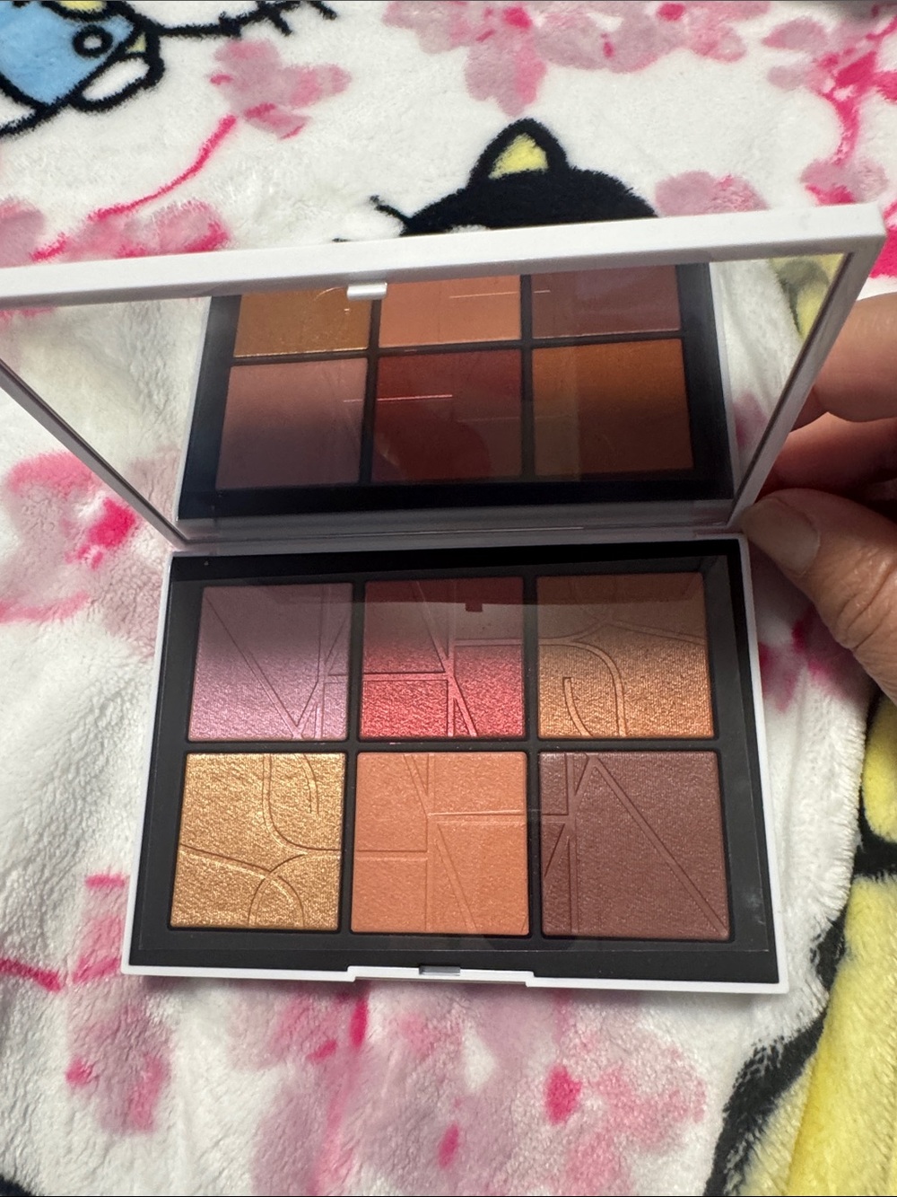 NARS Pressed Powder Eyeshadow Palette - Warm Peach & Rose Tones